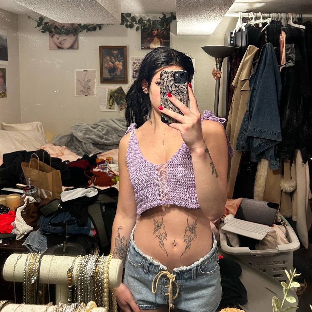 purple crochet v neck shoulder tie cropped tank top